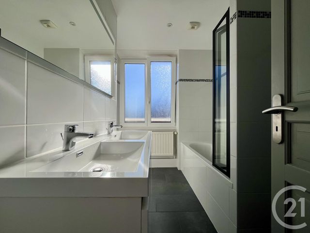 Appartement F3 à louer - 3 pièces - 74.31 m2 - BITSCHHOFFEN - 67 - ALSACE - Century 21 Pays De La Moder